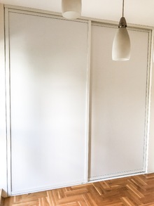 Klizna pregradna vrata SVETIX u beloj boji - zadnja strana od bele mat folije 